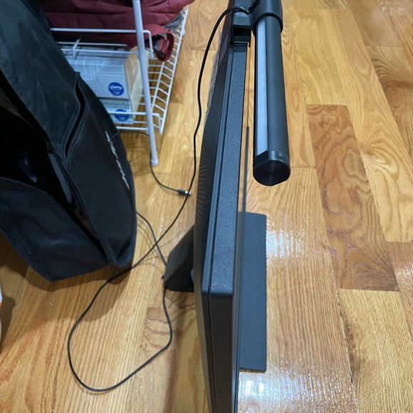 BENQ 27” MONITOR LIKE NEW - Picture 3 of 7